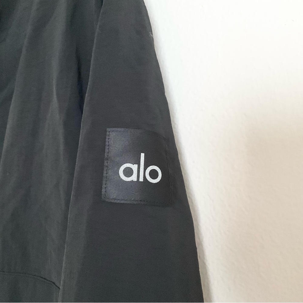 Alo Yoga Light Weight Takeaway Track Pullover Black M - Picture 6 of 8